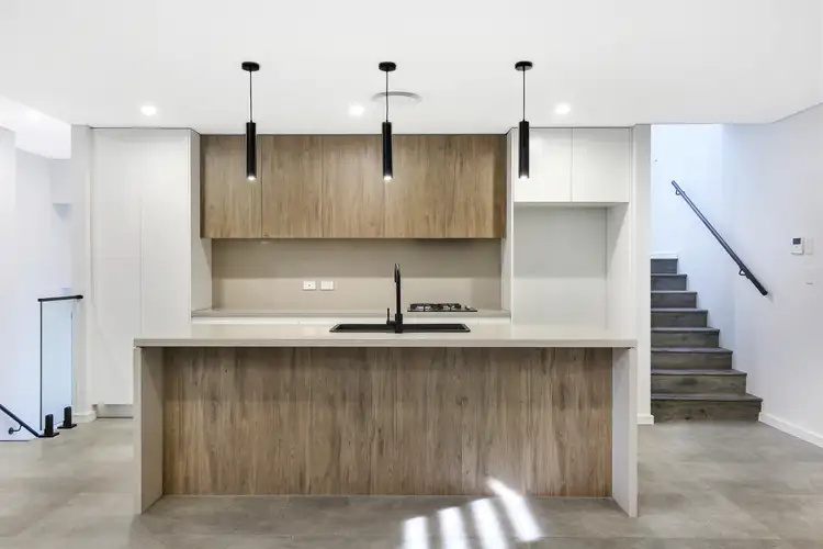 4A Aitkin Place