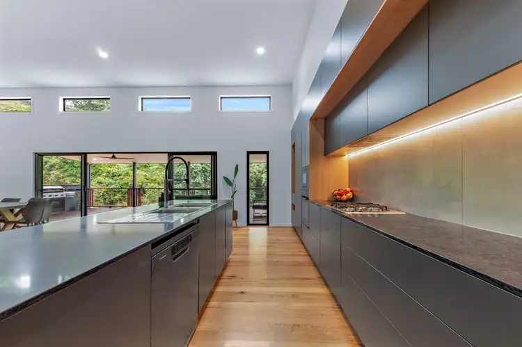 16 Scarlet Gum Crescent, Cannonvale QLD 4802