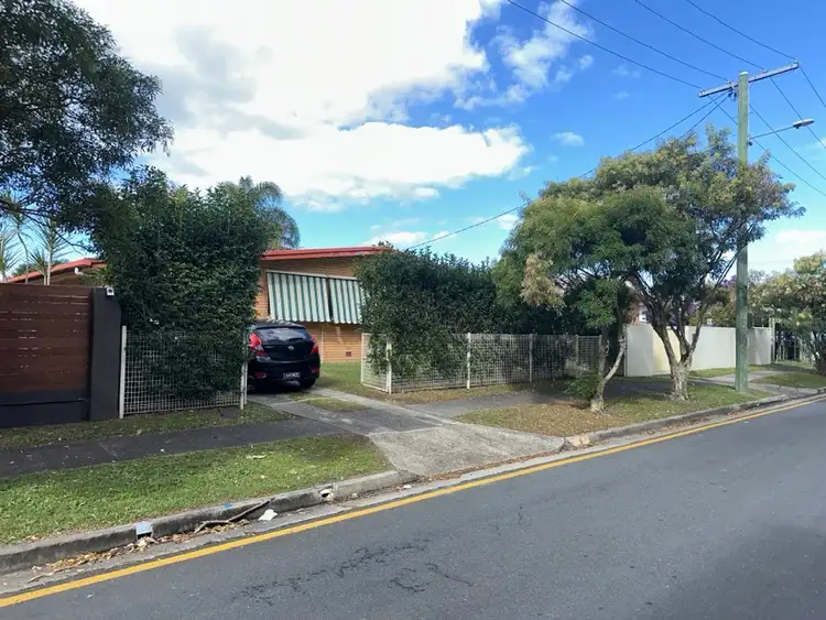 5 Fiona Street, Biggera Waters QLD 4216