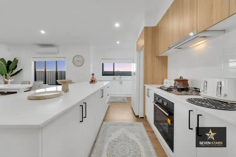 Fourth view of Homely house listing, 2 Quiney Walk, Wollert VIC 3750