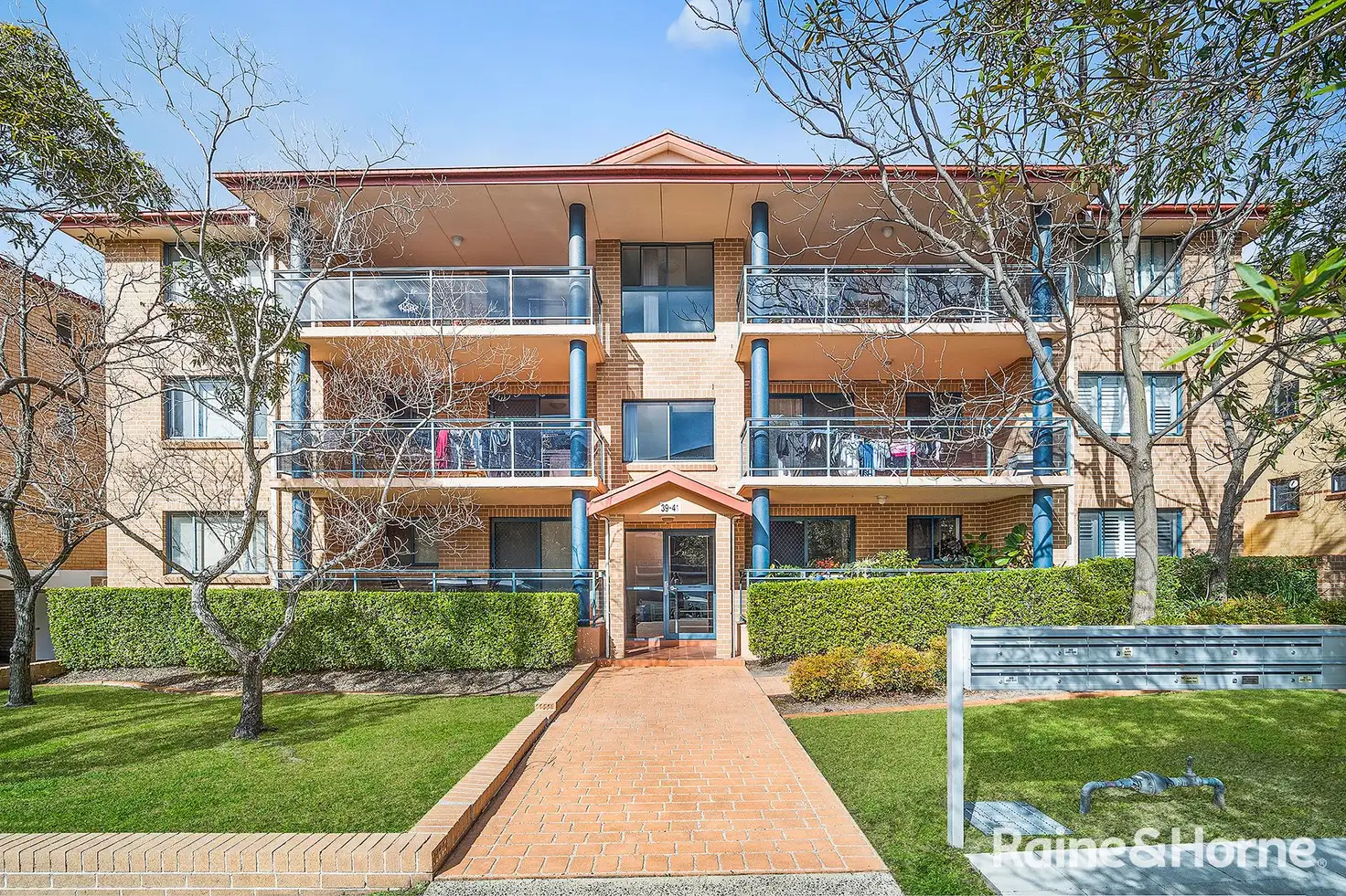 Main view of Homely unit listing, 6/39-41 Robertson Street, Kogarah NSW 2217