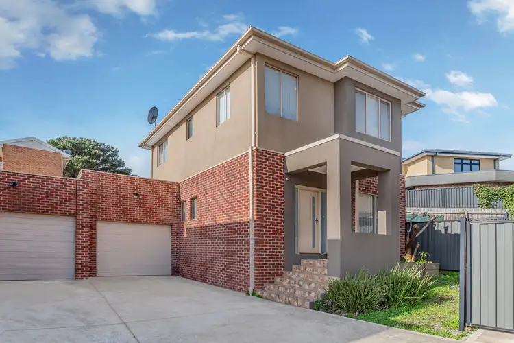 5/8 Shankland Boulevard, Meadow Heights VIC 3048