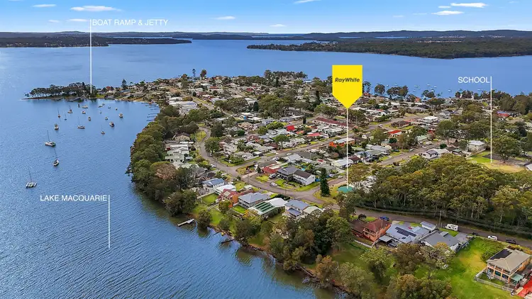 1 Greenway Avenue, Mannering Park NSW 2259