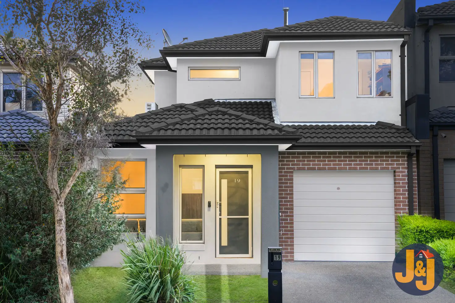 Main view of Homely townhouse listing, 19 Ravenwoods Way, Craigieburn VIC 3064