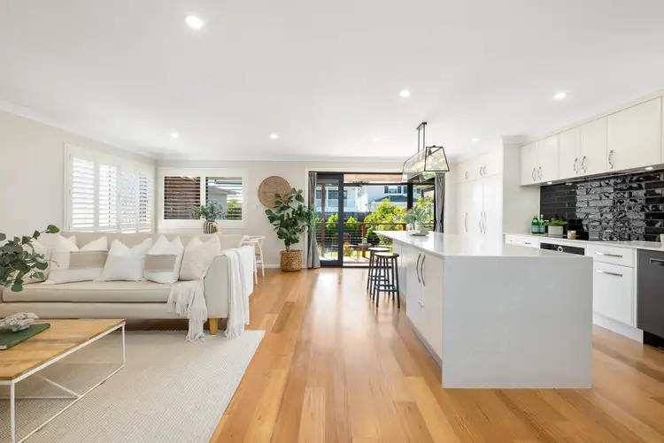 48 Macrossan Avenue, Norman Park QLD 4170