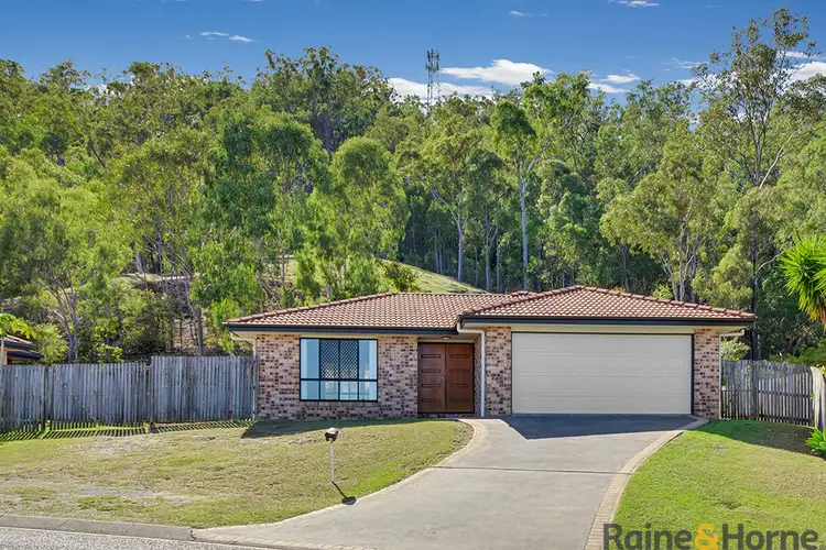 15 Southern Cross Close