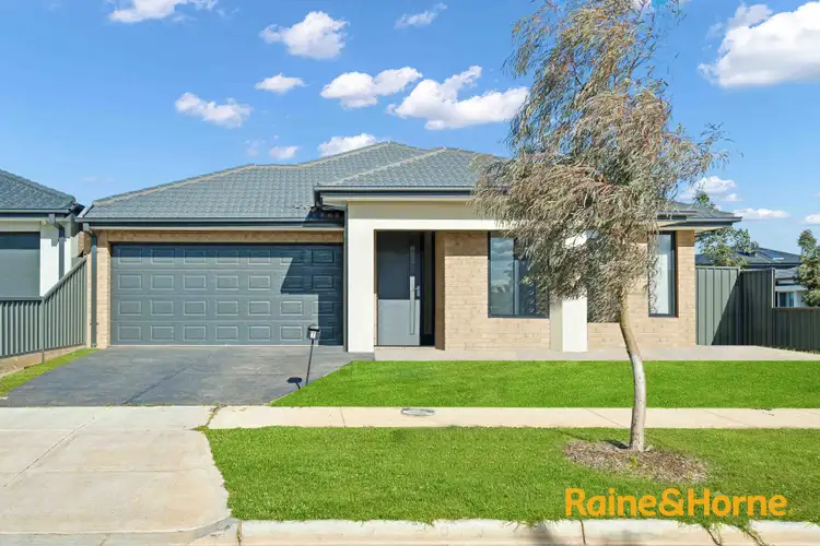 7 Edgemead Street, Strathtulloh VIC 3338