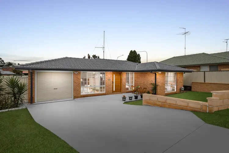 19 Toomey Crescent, Quakers Hill NSW 2763