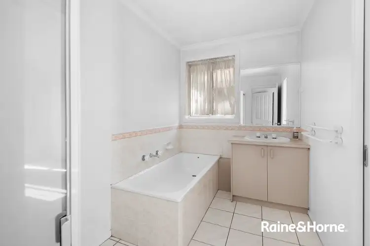 Sixth view of Homely unit listing, 4/59 Clairmont Avenue, Cranbourne VIC 3977