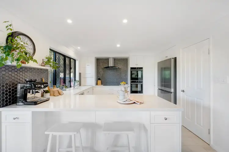 5 Snow Wood Drive, Eatons Hill QLD 4037