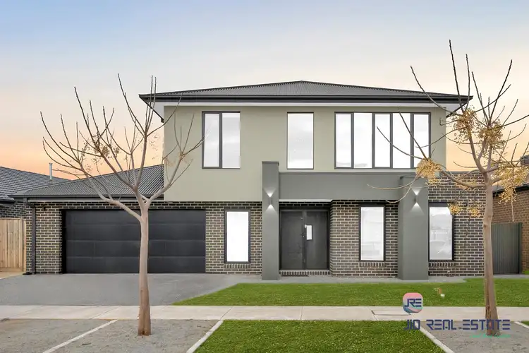 11 Devonshire Road, Thornhill Park VIC 3335