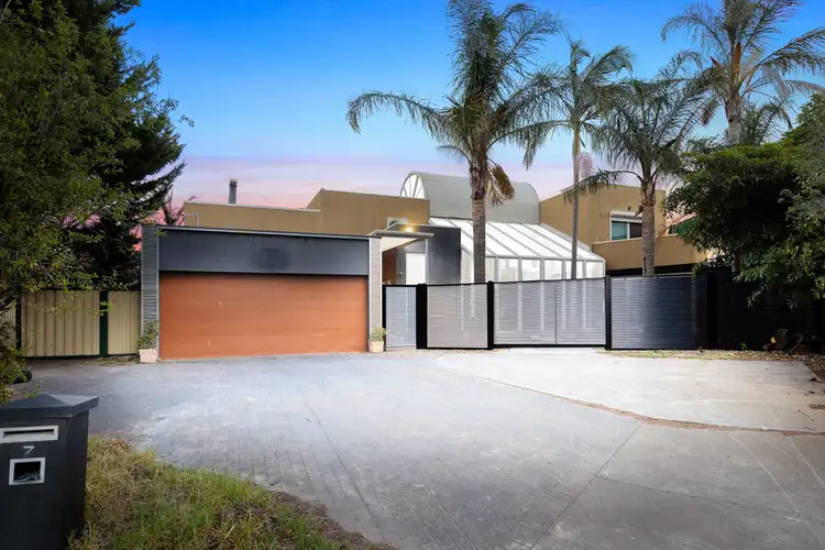 7 Harsburg Court, Taylors Lakes VIC 3038