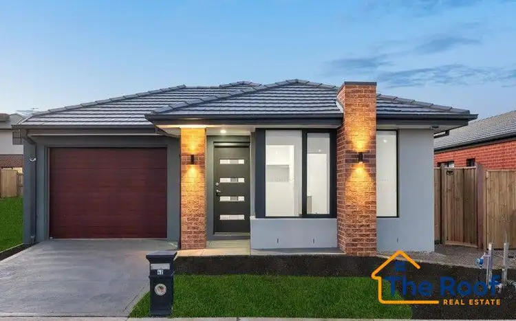42 Maggie Crescent, Mambourin VIC 3024
