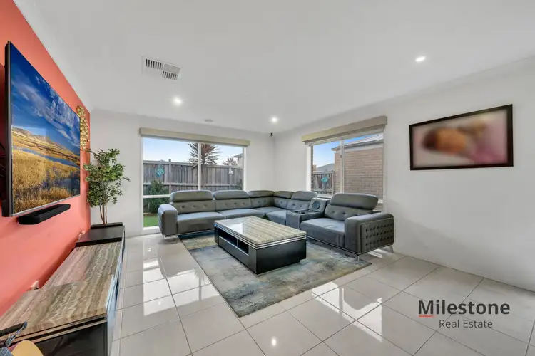 Fifth view of Homely house listing, 20 Copernicus Circuit, Cranbourne West VIC 3977