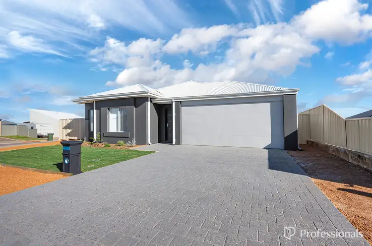 18 Schooner Pass, Glenfield WA 6532