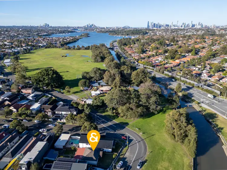 18 Henley Marine Drive