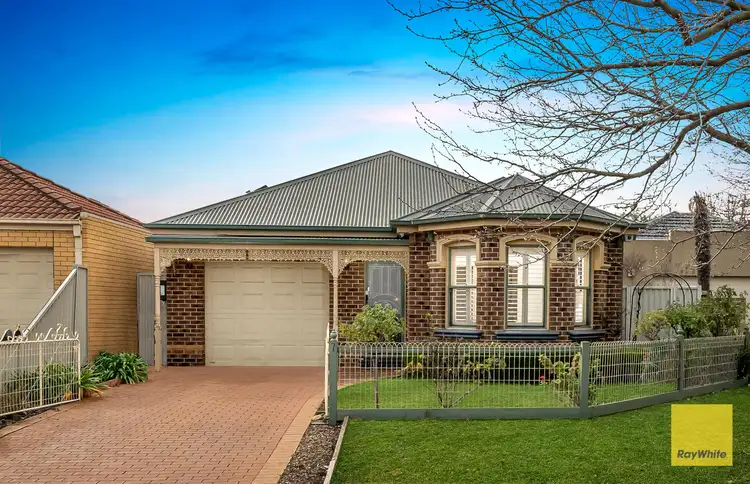 7 Blenheim Way, Caroline Springs VIC 3023