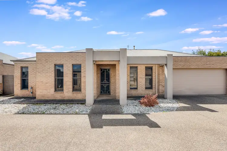2/378 Cambourne Street, Lavington NSW 2641