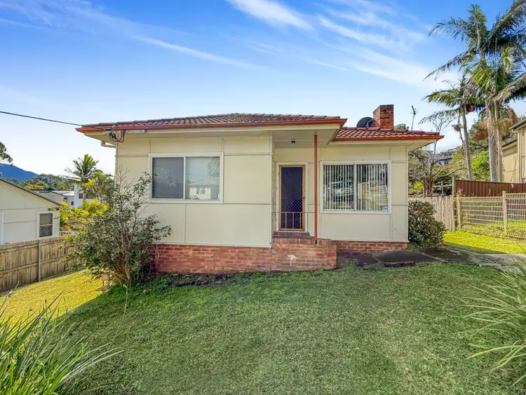 Main view of Homely house listing, 10 Leicester Street, Berkeley NSW 2506