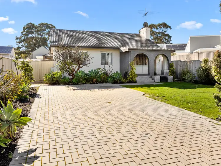 186 Forrest Road, Hamilton Hill WA 6163