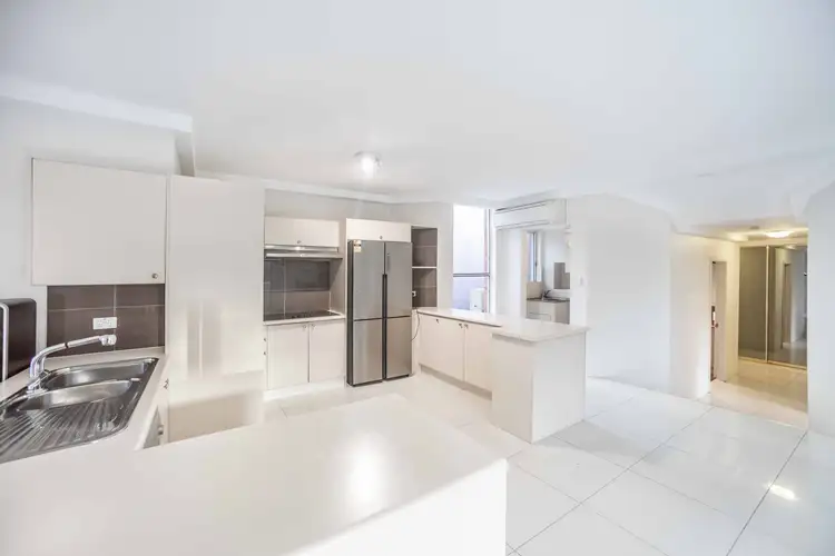 7 Darley Street East