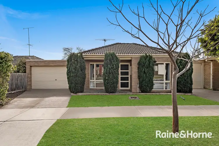 19a Roma Avenue, Cranbourne VIC 3977