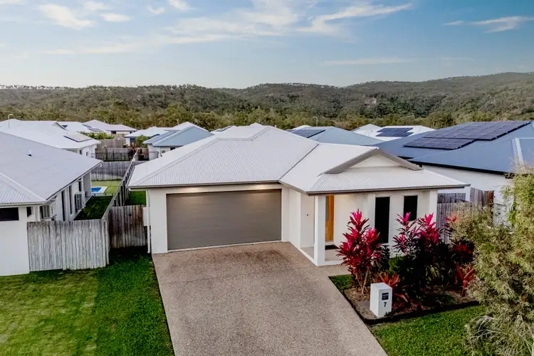 7 Ossington Circuit