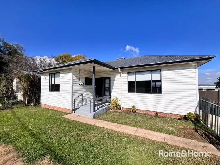 7 Peel Street, North Tamworth NSW 2340