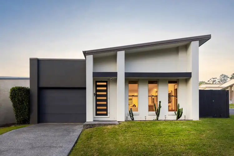 6 Mountain Bell Lane, Springfield Lakes QLD 4300