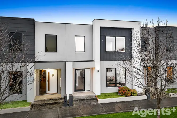 12 Supplejack Walk, Cranbourne North VIC 3977