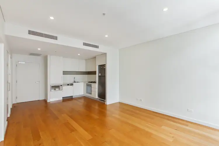3 Mooltan Avenue