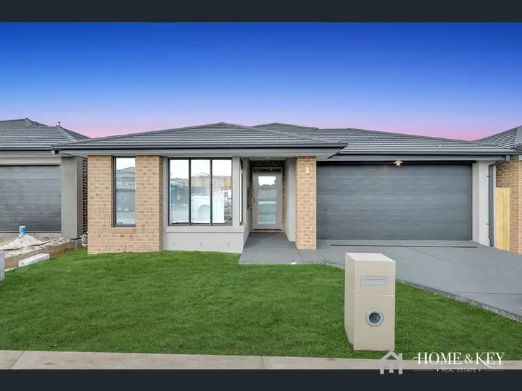 16 Topiary Way, Donnybrook VIC 3064