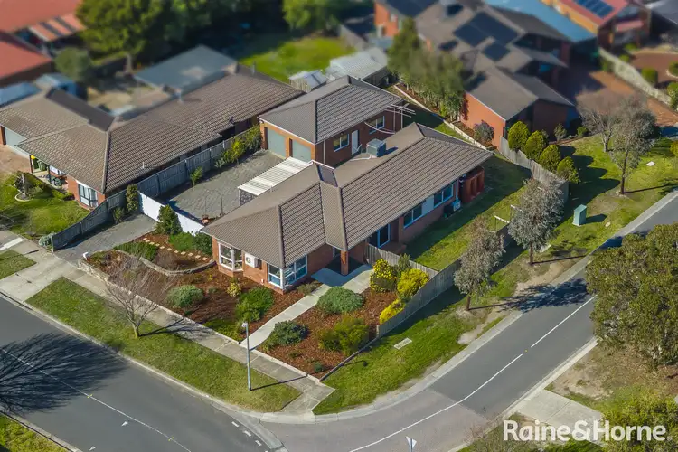 27 Strathearn Drive, Sunbury VIC 3429