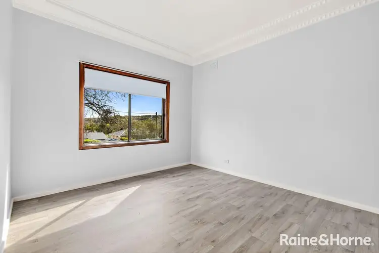 6 Ashton Avenue