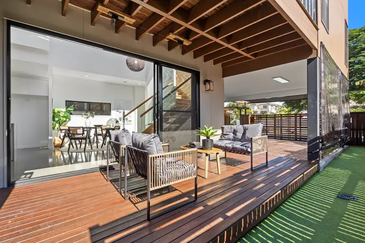 15 Little Shore Street, Cleveland QLD 4163