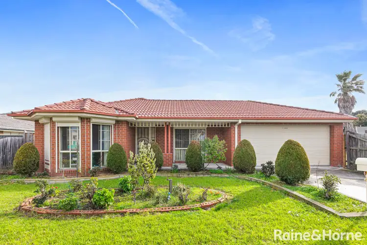 15 Edgewood Road, Roxburgh Park VIC 3064