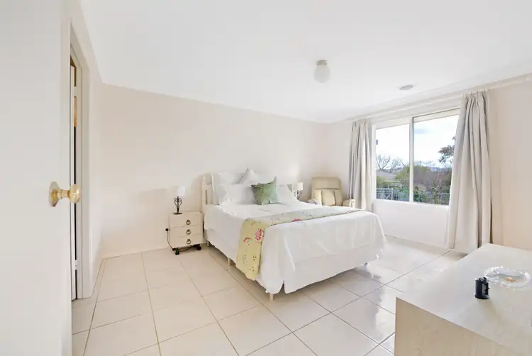27 Booth Crescent, Orange NSW 2800