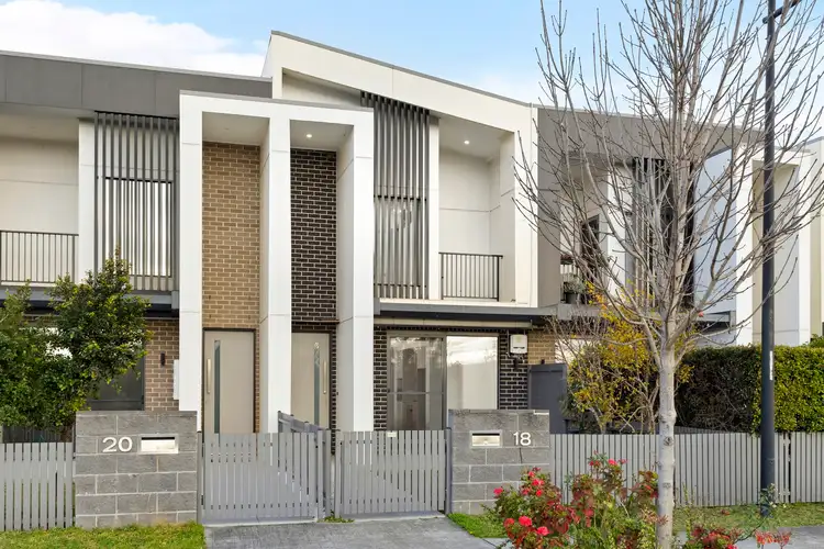18 Altrove Boulevard