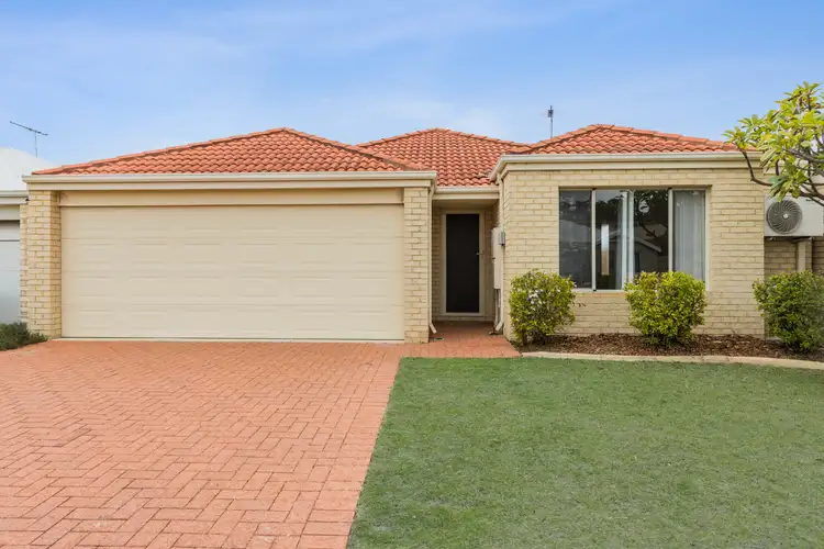 11 Bampton Road, Orelia WA 6167