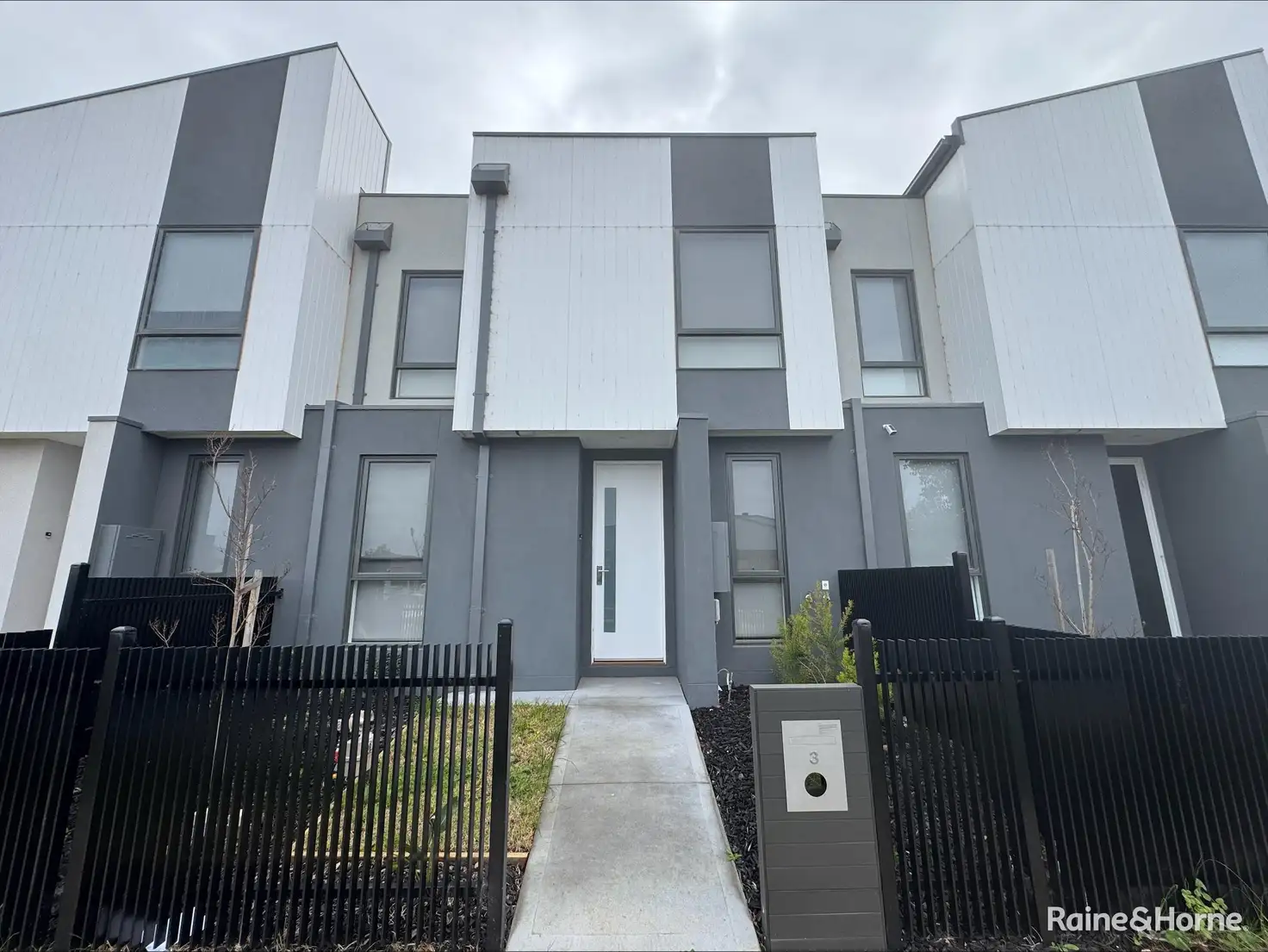 Main view of Homely townhouse listing, 3 Glenrothes Street, Strathtulloh VIC 3338