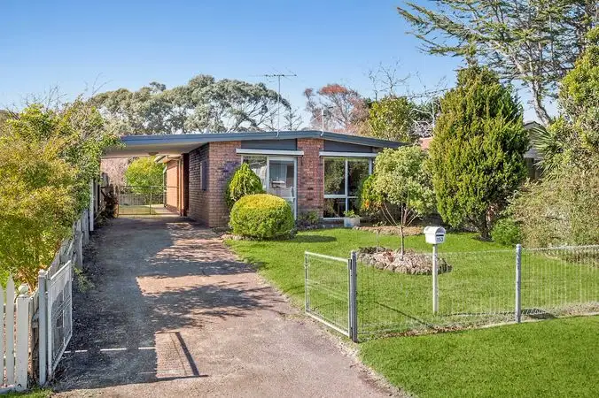 153 Ninth Avenue, Rosebud VIC 3939