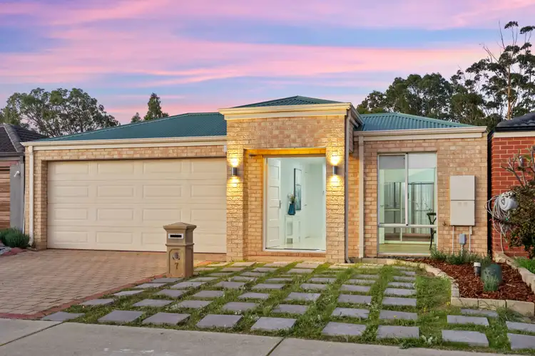 7 Hourn Way, Canning Vale WA 6155
