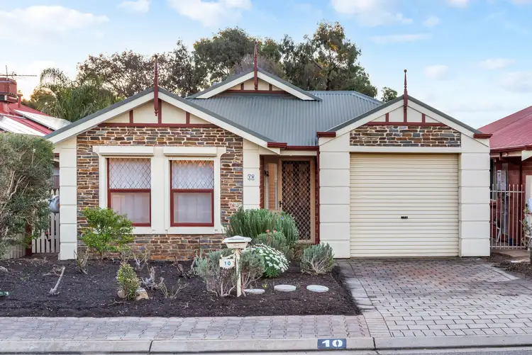 10 Dorrien Avenue, Woodcroft SA 5162