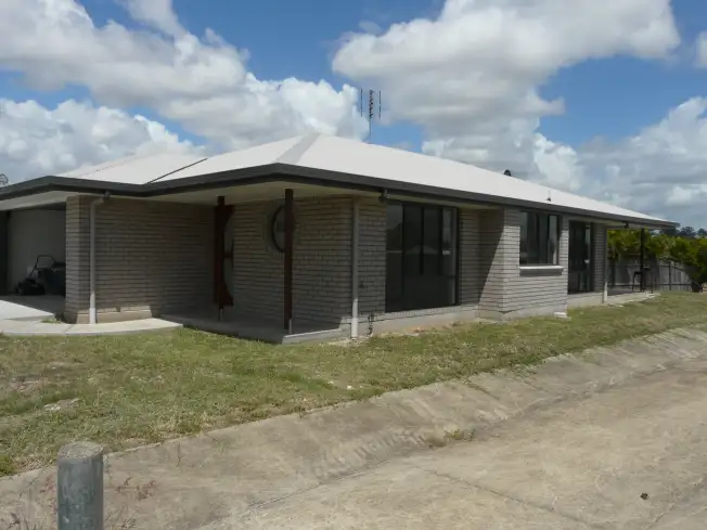 3 Grosvenor Court, Southside QLD 4570