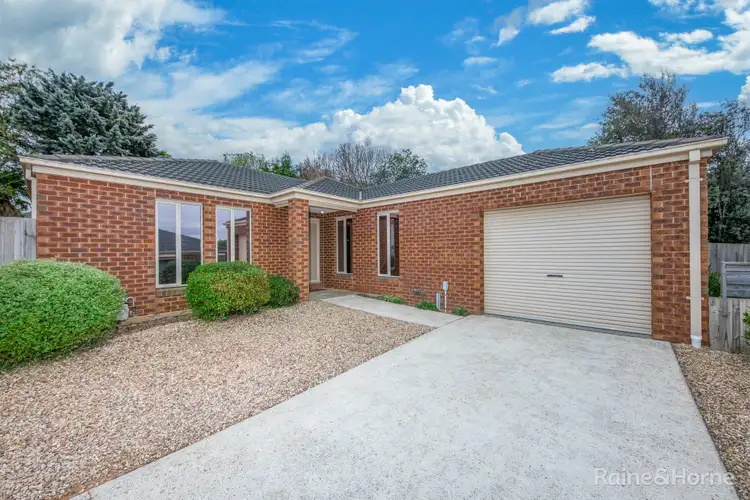 18 Lalor Crescent