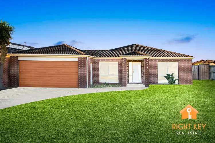 32 Westmoreland Avenue, Cranbourne North VIC 3977