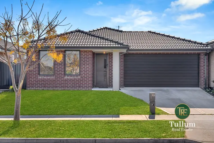 13 Fremantle Avenue, Cranbourne East VIC 3977