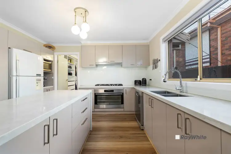 Fifth view of Homely house listing, 2 Shawnee Court, Narre Warren VIC 3805