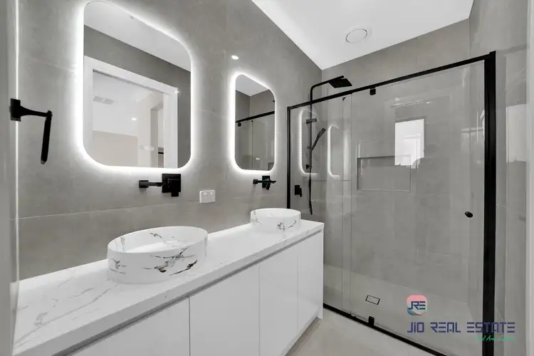 3 Tipperary Drive, Rockbank VIC 3335