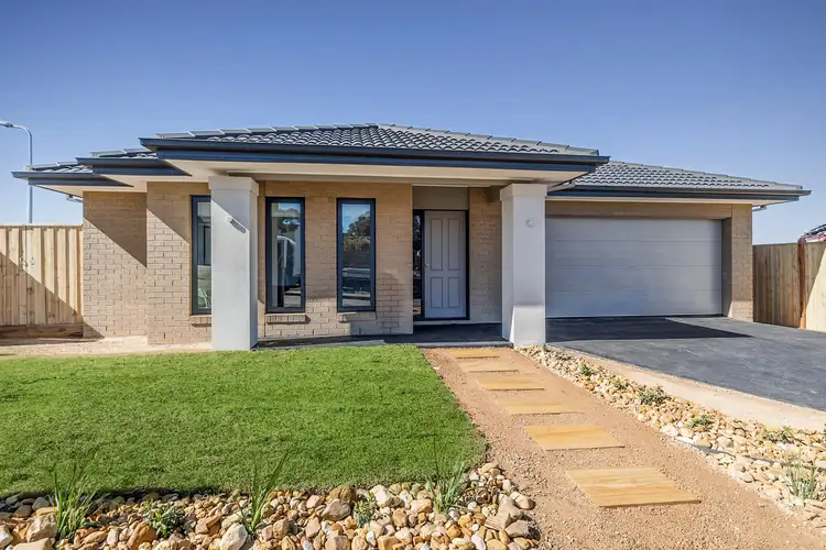 8 Tyquin Drive, Sunbury VIC 3429